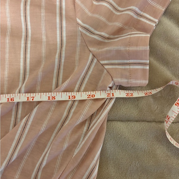 Rue21 Pink and White Crop Button Down Shirt - Picture 3 of 7